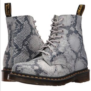 Dr Martens pascal snake boot